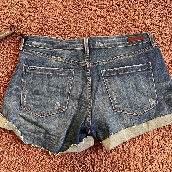 Blank NYC Distressed Denim Shorts Cuffed Hem Casual Blue Jean Shorts Size 29 NWT - Picture 5 of 6